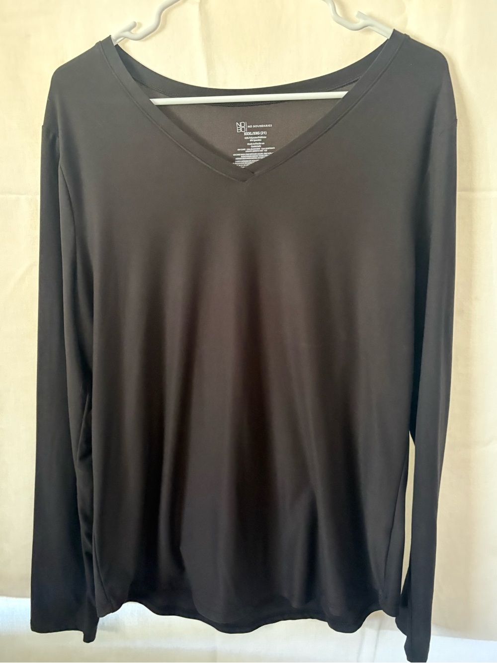 No Boundaries Black V-Neck Long Sleeve Tee